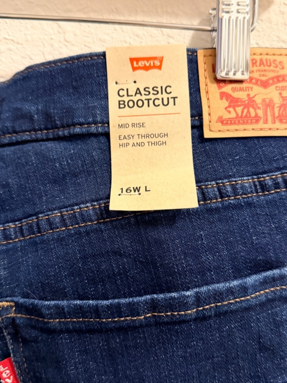 NWT Levi's Classic Bootcut Jeans Mid Rise Stretch - Size 16W (34" Inseam) - Picture 8 of 8